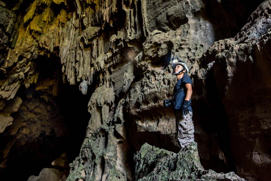 Nick Ross Word Vietnam Phong Nha 