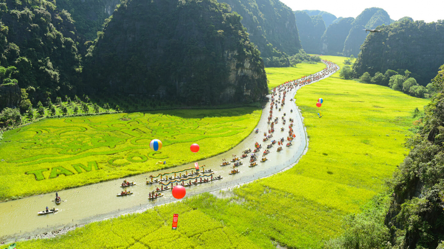 Ninh Binh paddle boat riding