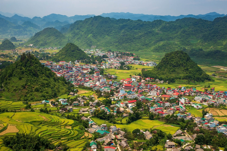 Quan Ba's Twin Mountains in Ha Giang and Dong Van Town