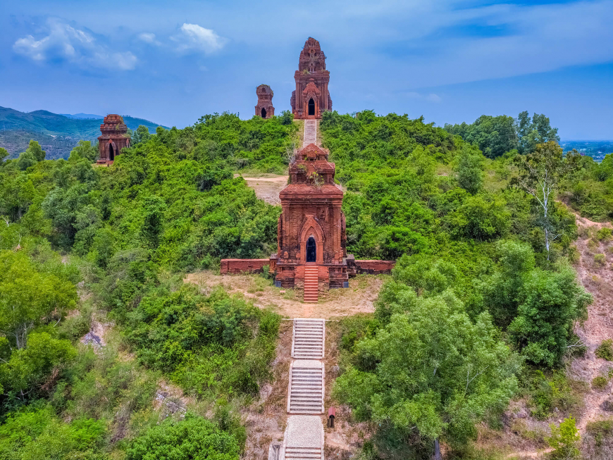 Banh It Tower - Binh DInh Tourism